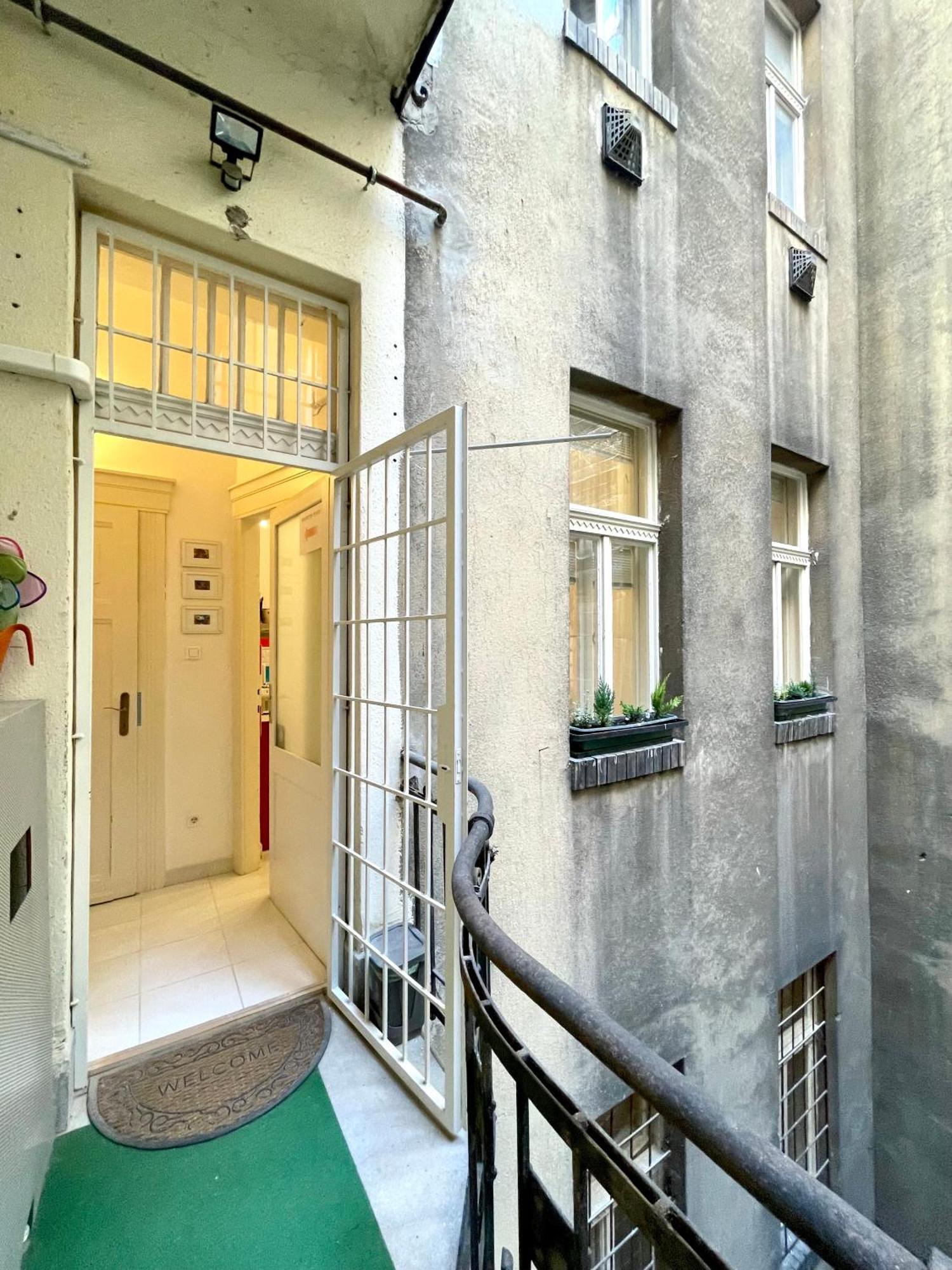 Rainbow Pearl Apartment At St Stephen' S Basilica Budapest Luaran gambar